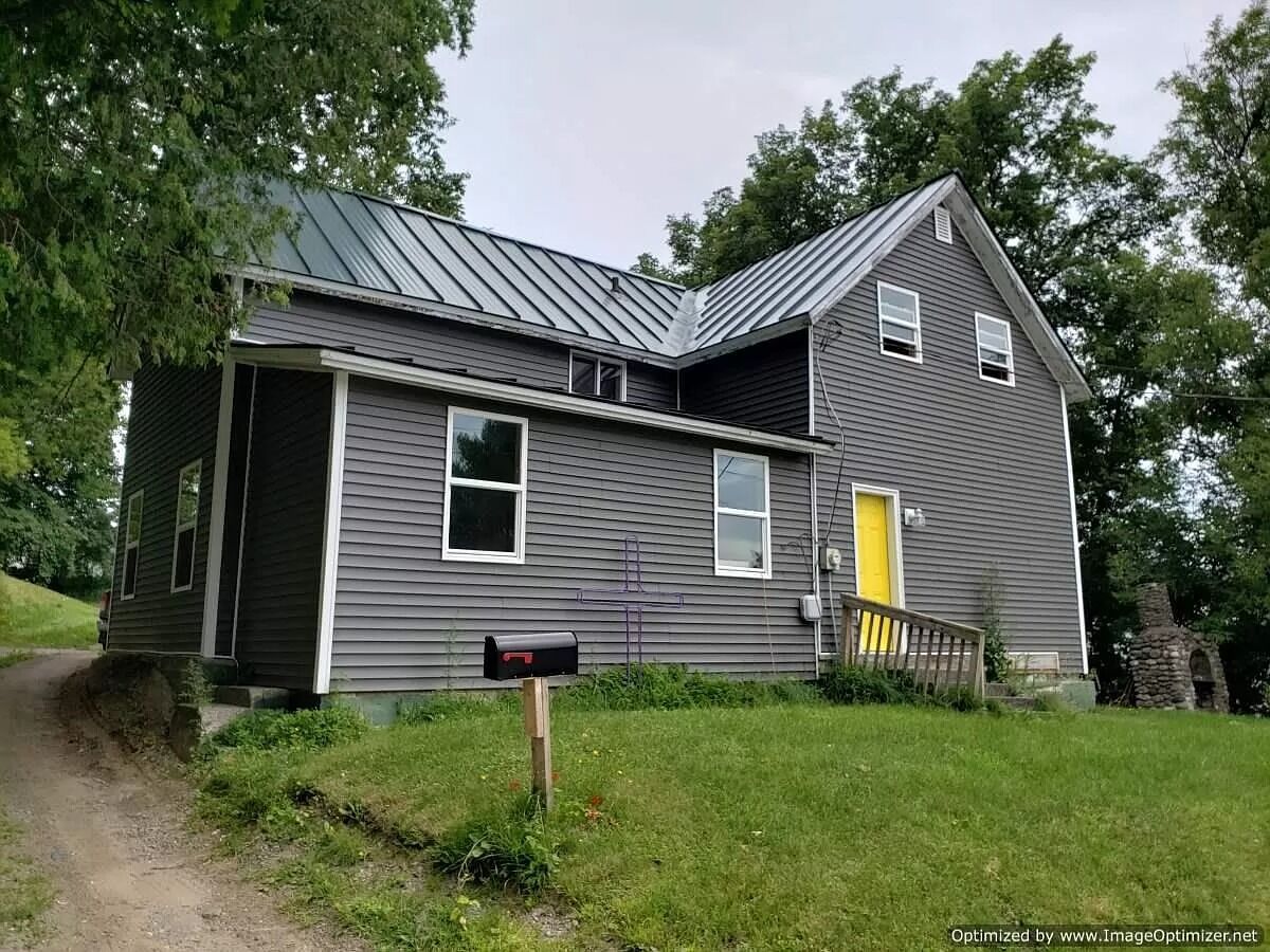 67 Noyes St, Richford, VT